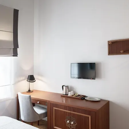 Hotel Delight Deluxe 4*