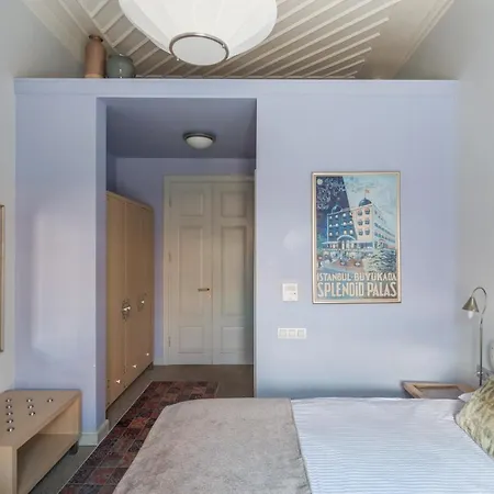 Delight Deluxe Отель