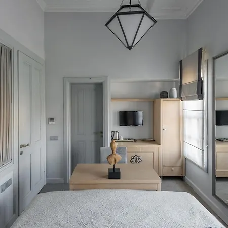 Delight Deluxe Hotel 4*