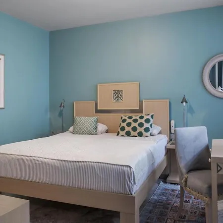 Hotel Delight Deluxe 4*