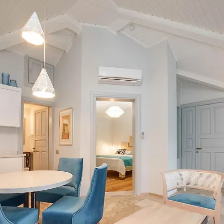 Hotel Delight Deluxe 4*