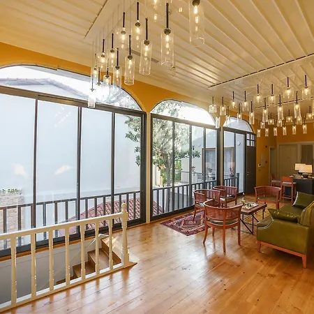 Отель Delight Deluxe