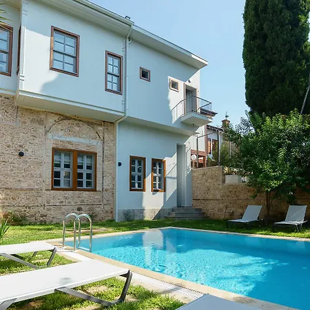 Delight Deluxe Hotel 4*