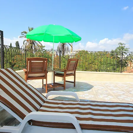 Delight Deluxe Отель