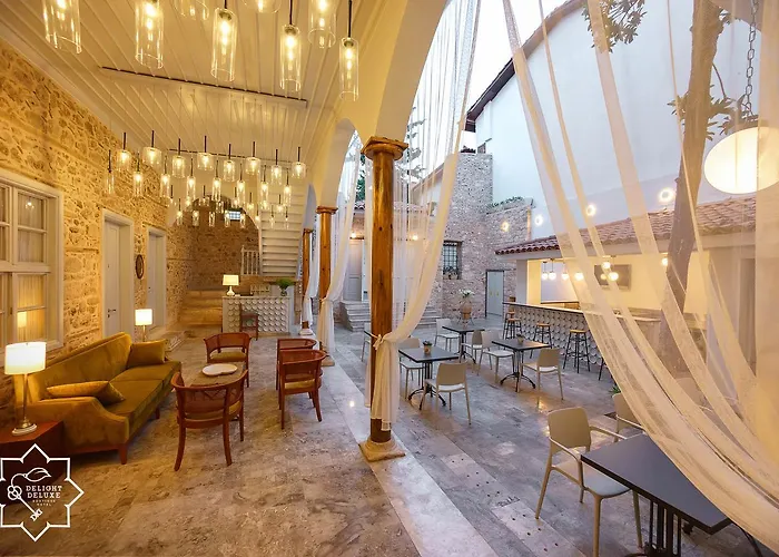 Hotel Delight Deluxe 4*