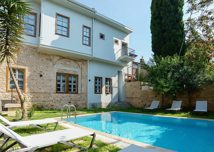 Delight Deluxe Hotel 4*