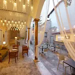 Hotel Delight Deluxe 4*
