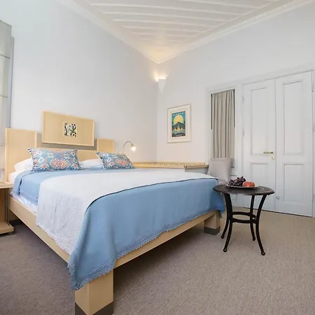 Delight Deluxe Hotel