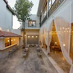 Hotell Delight Deluxe 4*